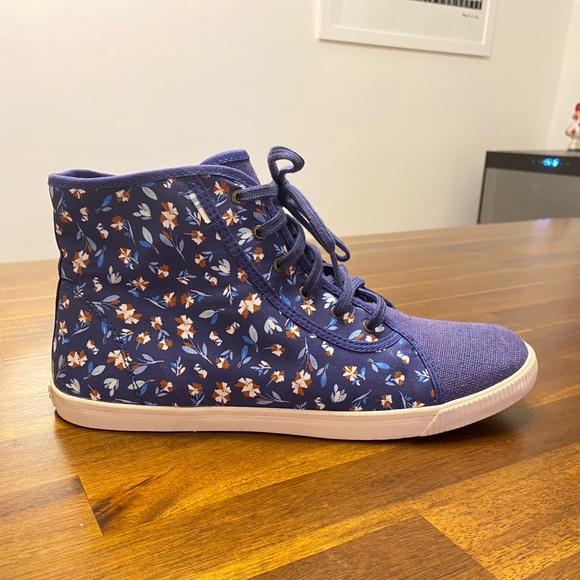 Floral high-top sneakers by TOMS, size 11! - Picture 2 of 5